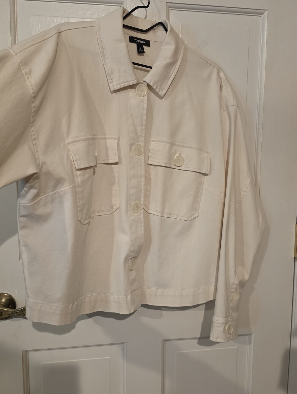 Torrid Cream Boxy Cropped Denim Jacket Plus Size 1X (PTP 24")